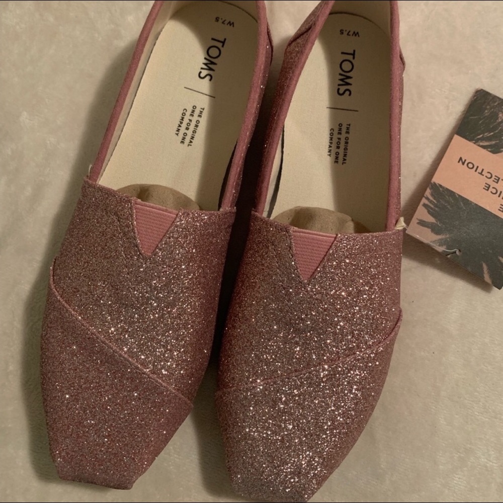 💕 Sparkly TOMS 💕